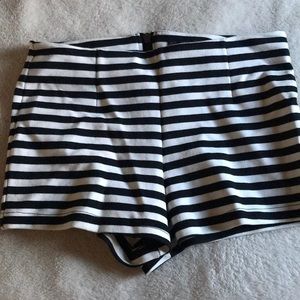 High wasted stripped shorts